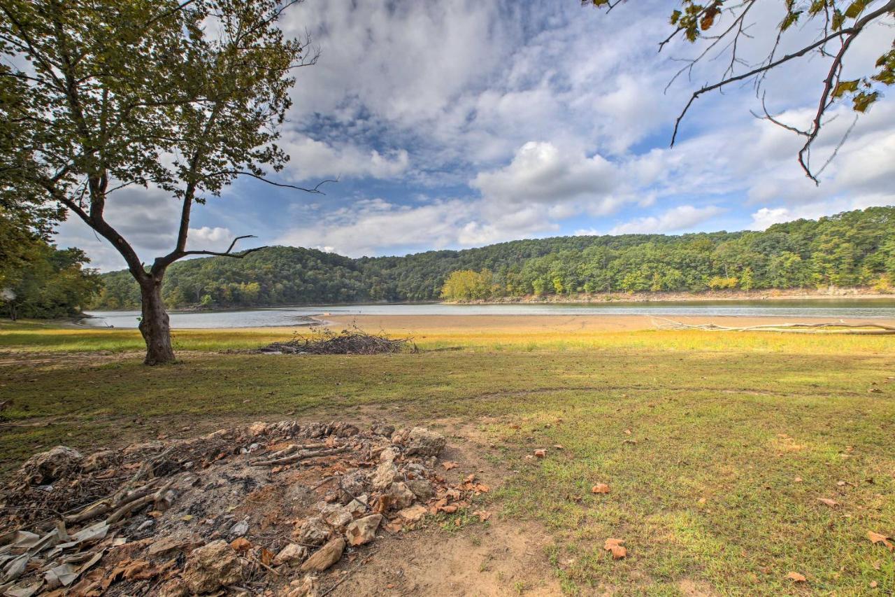 Lakefront Table Rock Home With Fire Pit! Golden Εξωτερικό φωτογραφία